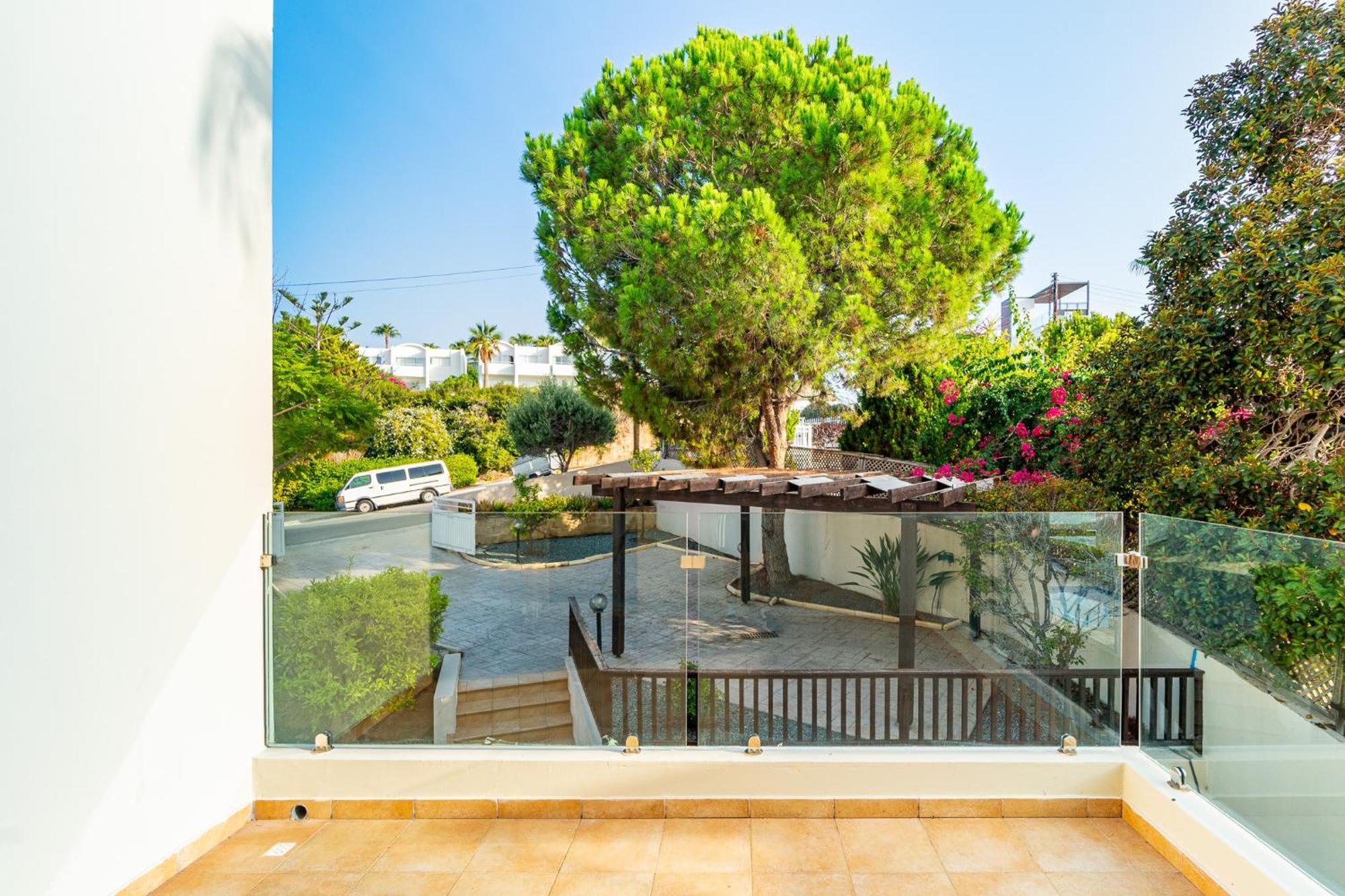 Beach Front Villa Mer Blu By Ezoria Villas Coral Bay Exterior photo